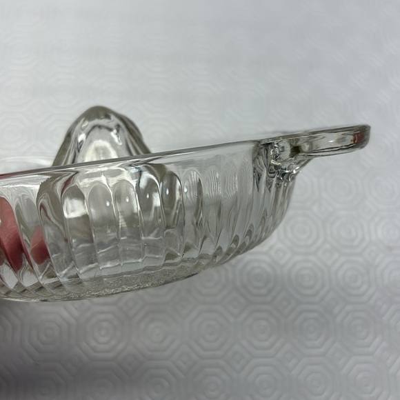 Vintage Clear Glass Citrus Juicer with Handle 6” Diameter - Picture 7 of 7